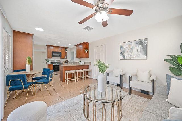 4574 Beechnut Way, Sacramento, CA 95823