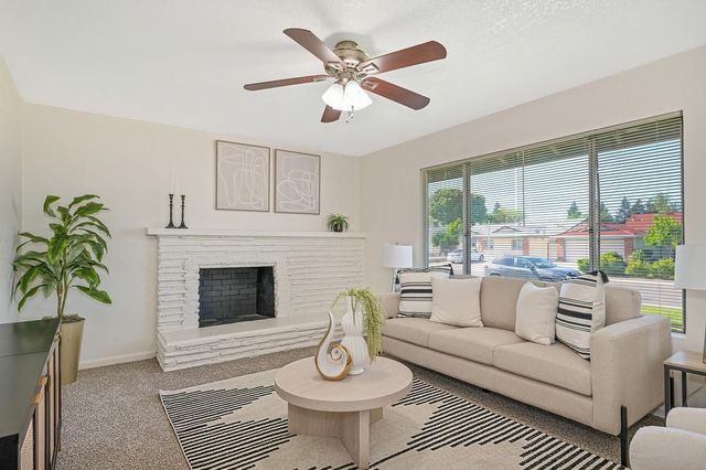 4574 Beechnut Way, Sacramento, CA 95823