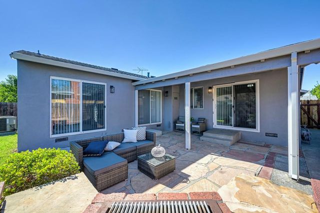 4574 Beechnut Way, Sacramento, CA 95823