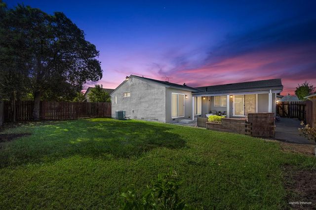 4574 Beechnut Way, Sacramento, CA 95823