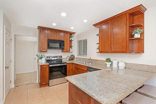 4574 Beechnut Way, Sacramento, CA 95823