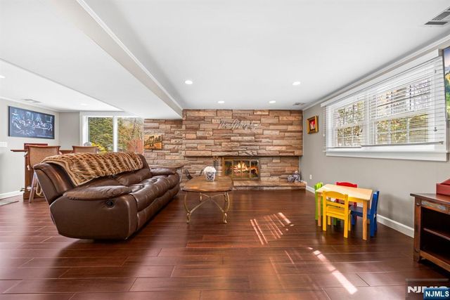 564 Whitenack Road, River Vale, NJ 07675