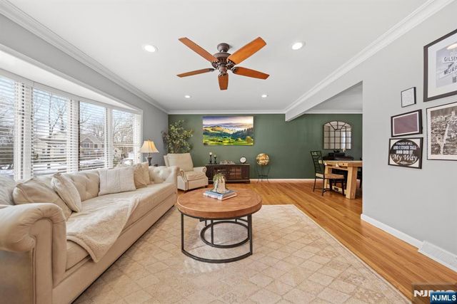 564 Whitenack Road, River Vale, NJ 07675