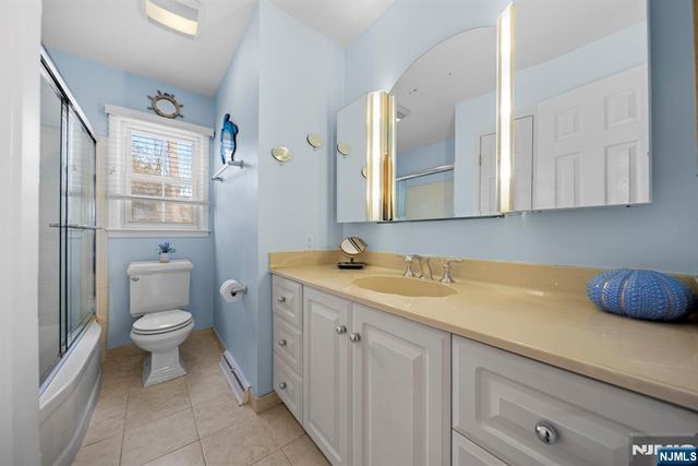 564 Whitenack Road, River Vale, NJ 07675