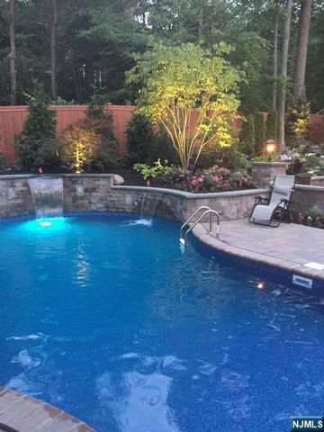 564 Whitenack Road, River Vale, NJ 07675