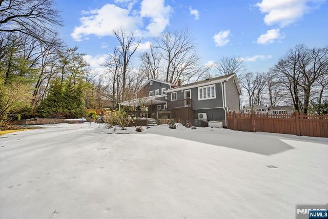 564 Whitenack Road, River Vale, NJ 07675