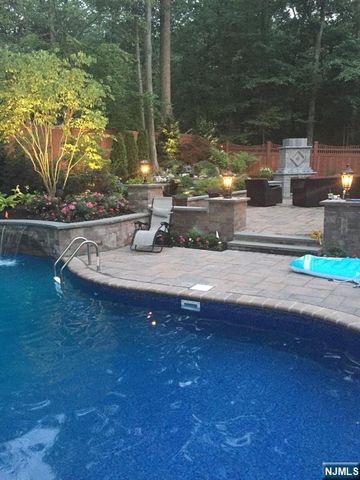 564 Whitenack Road, River Vale, NJ 07675