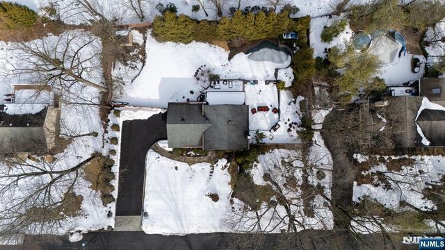 564 Whitenack Road, River Vale, NJ 07675