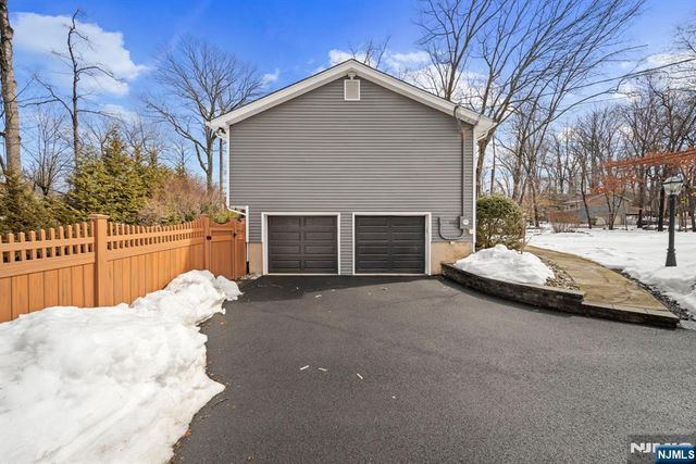 564 Whitenack Road, River Vale, NJ 07675