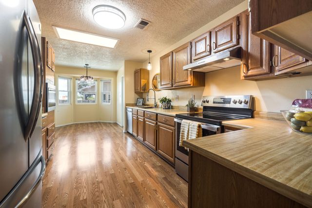 308 Prestige Way NE, Rio Rancho, NM 87124