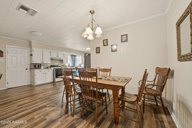 111 E Henry Street, Rayne, LA 70578