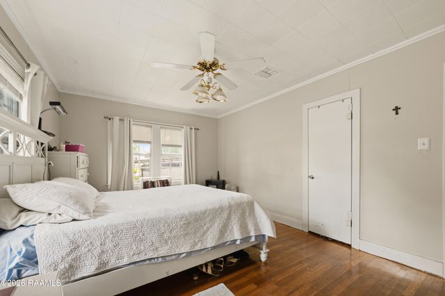 111 E Henry Street, Rayne, LA 70578