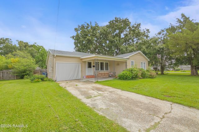111 E Henry Street, Rayne, LA 70578