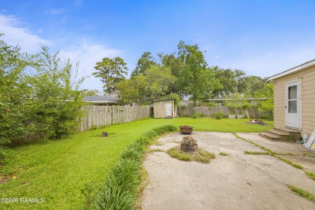 111 E Henry Street, Rayne, LA 70578