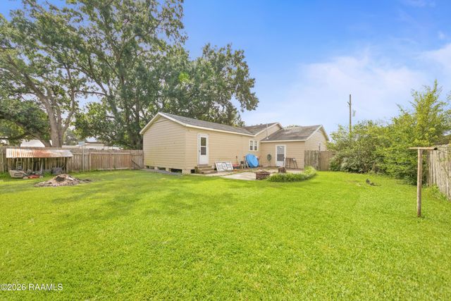 111 E Henry Street, Rayne, LA 70578