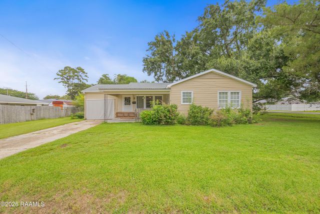 111 E Henry Street, Rayne, LA 70578