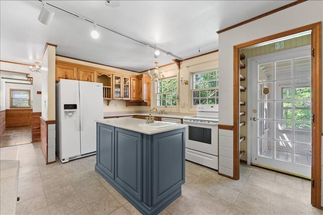 11645 N Hillside LANE, Mequon, WI 53092