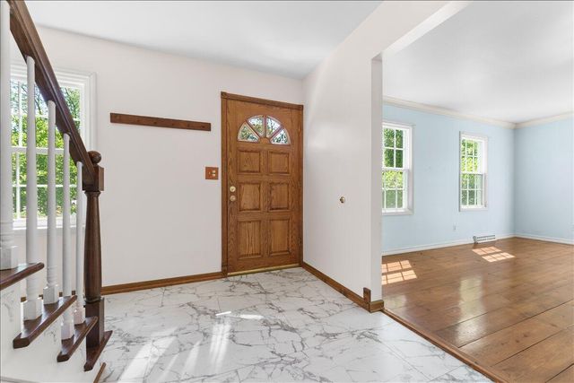 11645 N Hillside LANE, Mequon, WI 53092