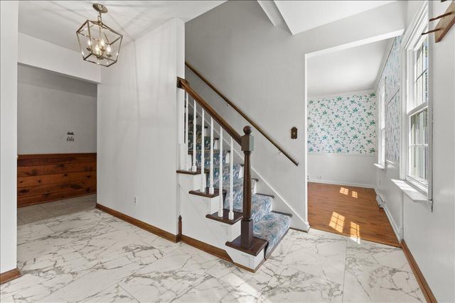 11645 N Hillside LANE, Mequon, WI 53092