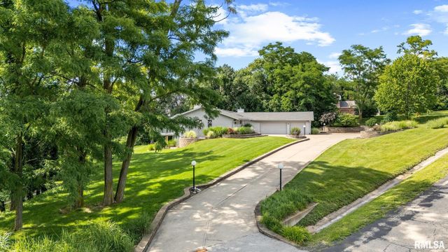 1117 N HOPPE Lane, East Peoria, IL 61611