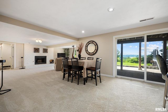 1117 N HOPPE Lane, East Peoria, IL 61611