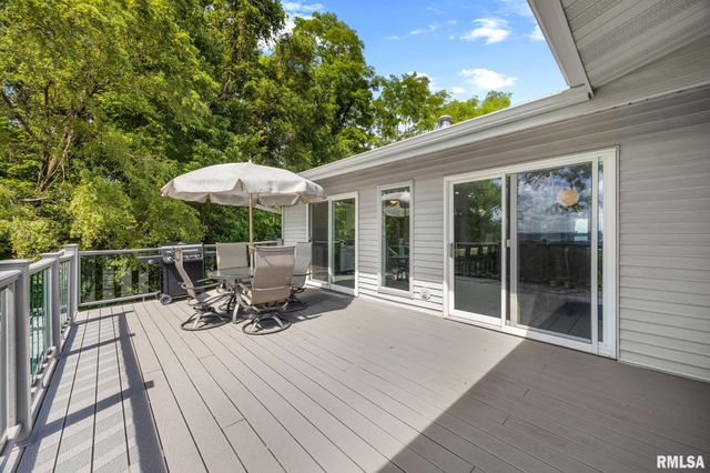 1117 N HOPPE Lane, East Peoria, IL 61611