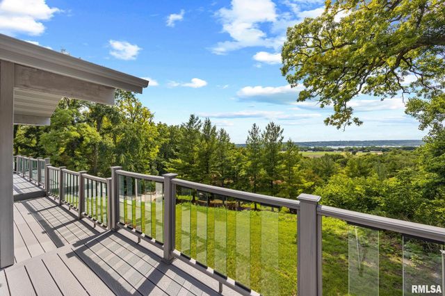 1117 N HOPPE Lane, East Peoria, IL 61611