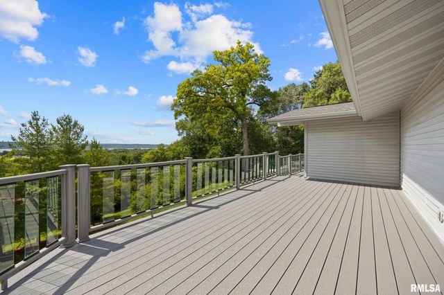 1117 N HOPPE Lane, East Peoria, IL 61611