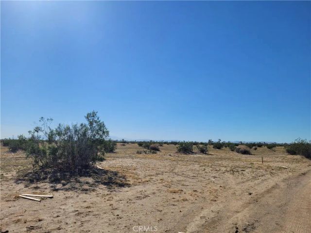 800 Vinton, Adelanto, CA 92301