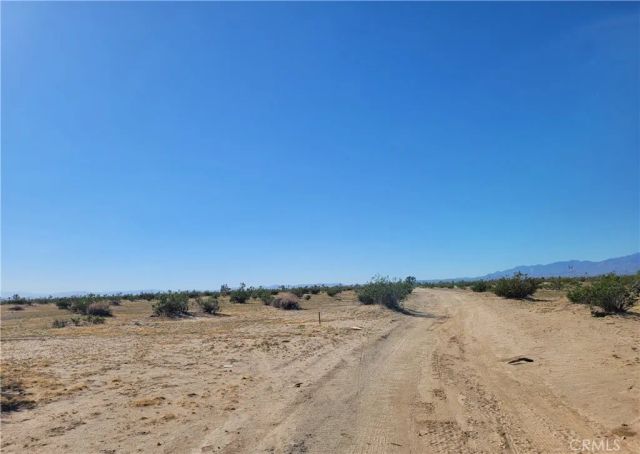 800 Vinton, Adelanto, CA 92301