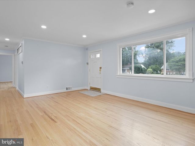 5915 AMELIA ST, Springfield, VA 22150
