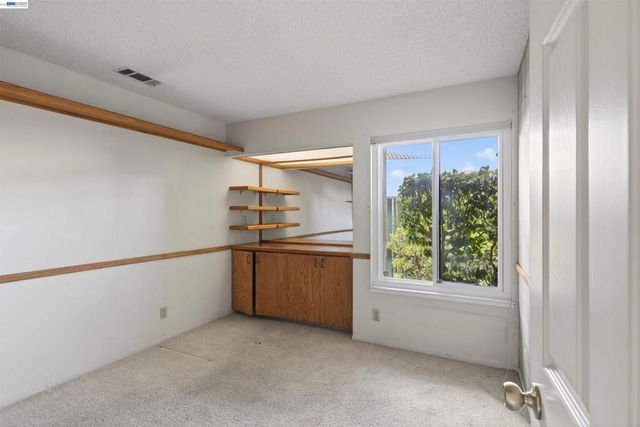 202 Baywood Rd, Alameda, CA 94502