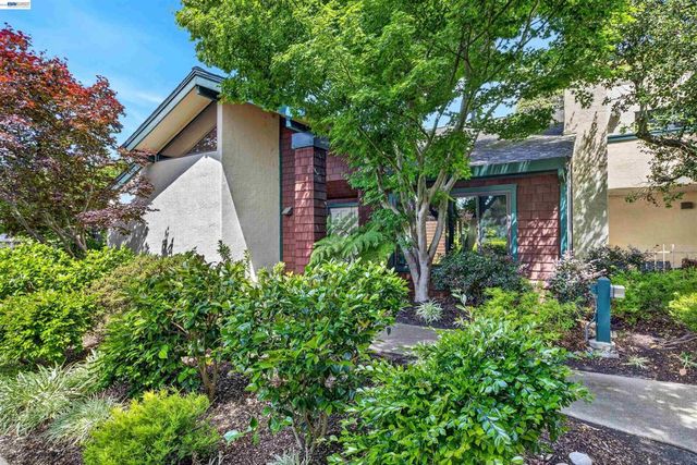 202 Baywood Rd, Alameda, CA 94502