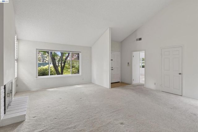 202 Baywood Rd, Alameda, CA 94502