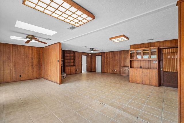 1617 Wavecrest Lane, Houston, TX 77062