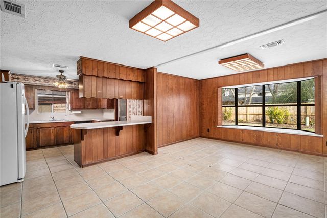 1617 Wavecrest Lane, Houston, TX 77062