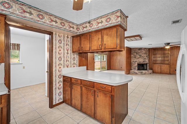 1617 Wavecrest Lane, Houston, TX 77062