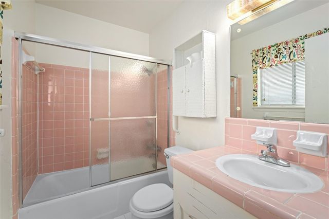 1617 Wavecrest Lane, Houston, TX 77062