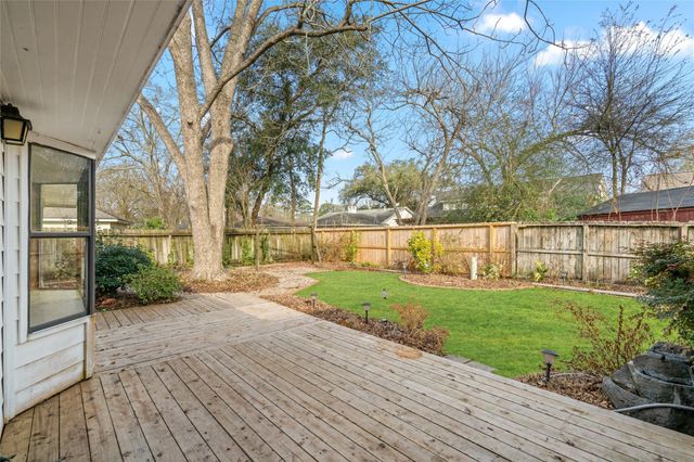 1617 Wavecrest Lane, Houston, TX 77062