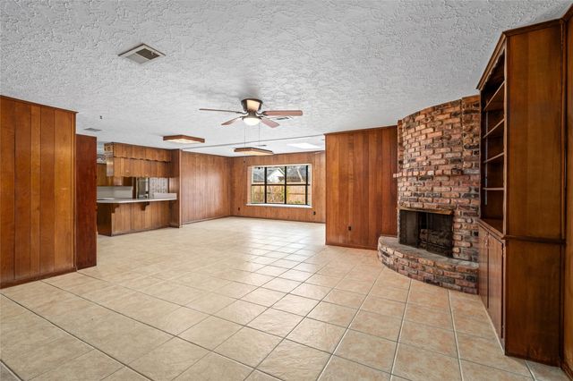 1617 Wavecrest Lane, Houston, TX 77062