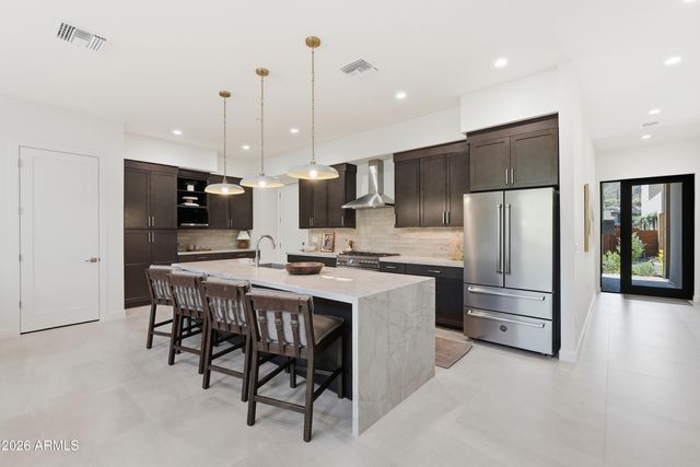 6525 E CAVE CREEK Road 303, Cave Creek, AZ 85331