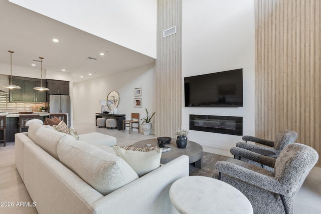 6525 E CAVE CREEK Road 303, Cave Creek, AZ 85331