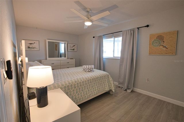 5830 MIDNIGHT PASS ROAD 86, Sarasota, FL 34242