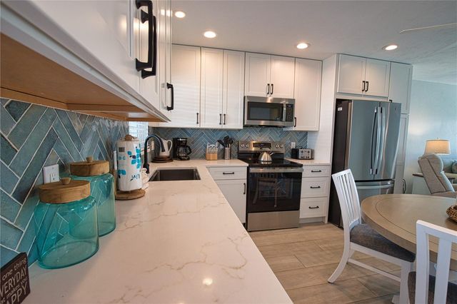 5830 MIDNIGHT PASS ROAD 86, Sarasota, FL 34242