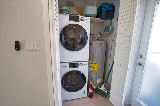 5830 MIDNIGHT PASS ROAD 86, Sarasota, FL 34242