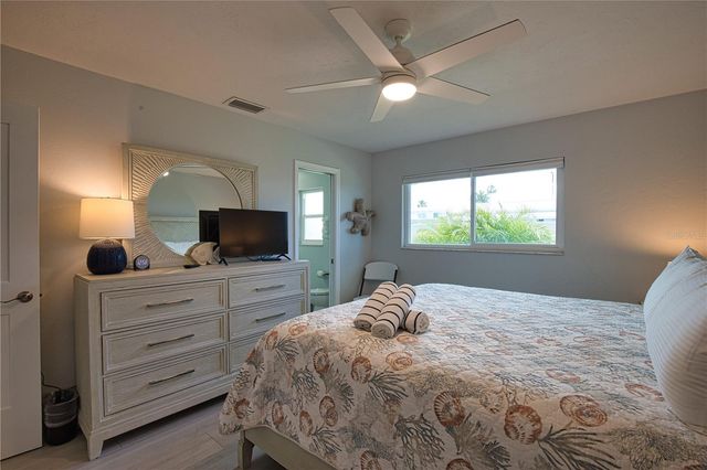 5830 MIDNIGHT PASS ROAD 86, Sarasota, FL 34242