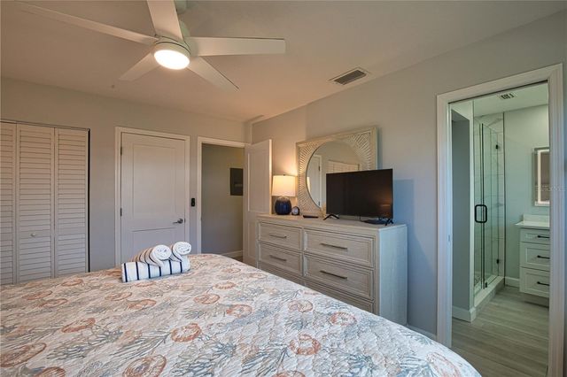 5830 MIDNIGHT PASS ROAD 86, Sarasota, FL 34242