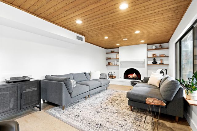 7103 Creighton LN, Austin, TX 78723