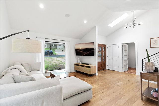 7103 Creighton LN, Austin, TX 78723