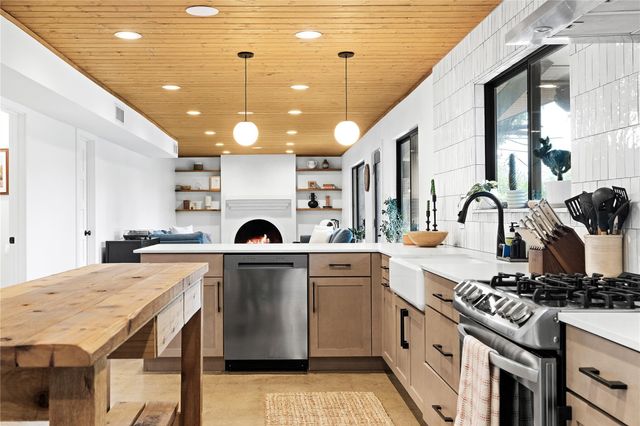 7103 Creighton LN, Austin, TX 78723